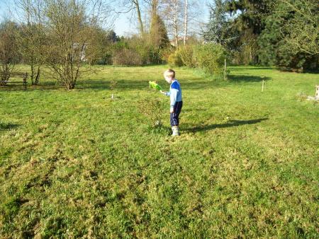 Il est intrigu� l�, un paquet !